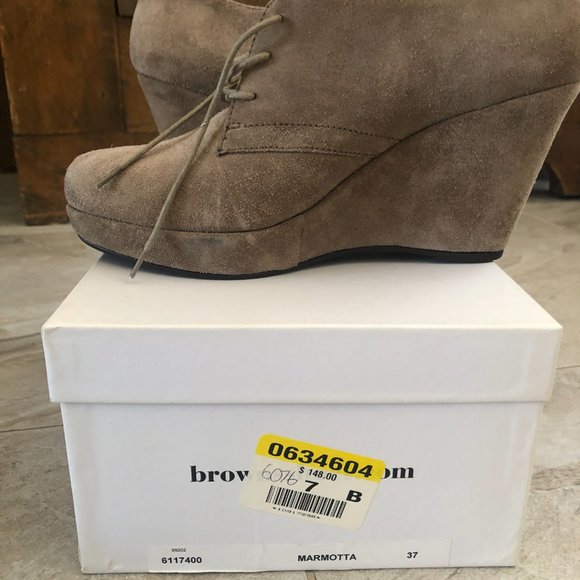 Browns Suede Wedge Shoes - Picture 4 of 4